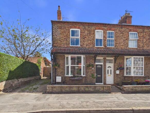 2 bed property, in 30 High Street, £265,000