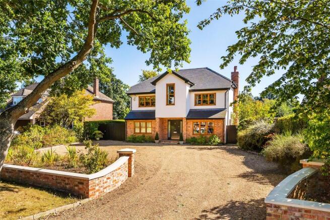4 bed property, in Send, £1,350,000