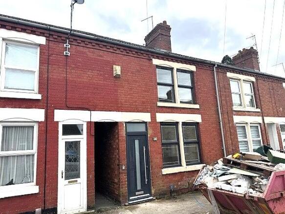 2 bed property, in Winchester Road, £210,000