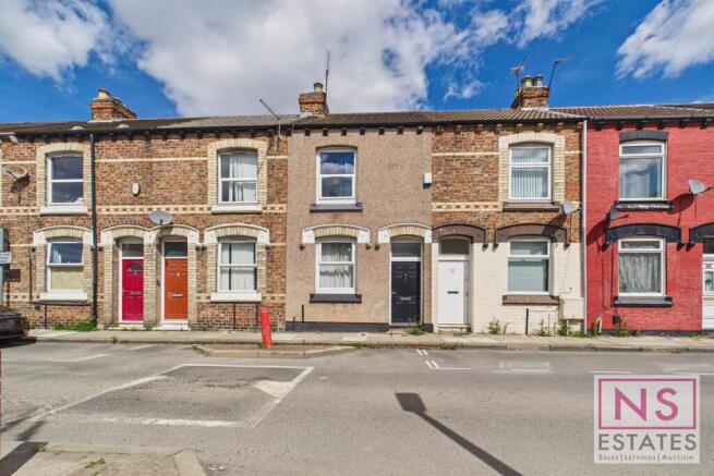 2 bed property, in Park Lane, £60,000