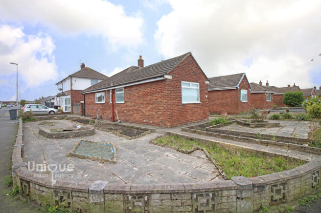 2 bed property, in Beryl Avenue, £160,000