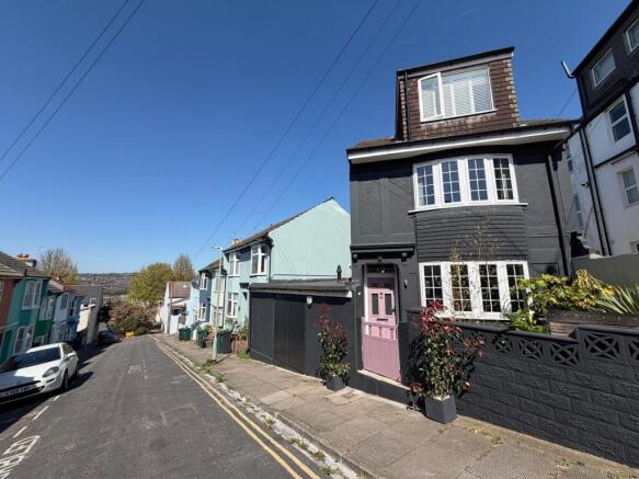 3 bed property, in Cromwell Street, £675,000