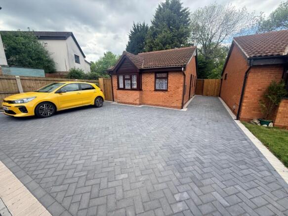 2 bed property, in 60B Ardath Road, £190,000