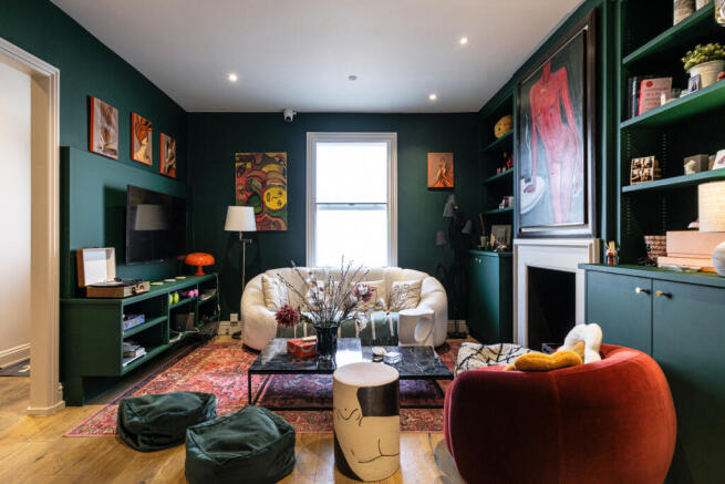3 bed property, in Wandsworth Road, £1,000,000