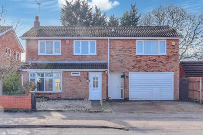 5 bed property, in Goodes Lane, £475,000