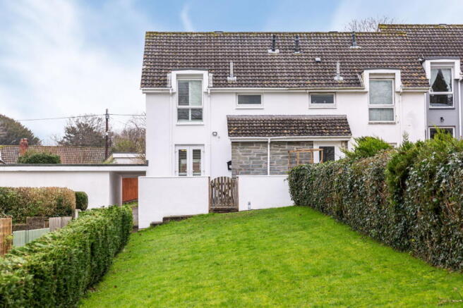 3 bed property, in Nursery End, £280,000