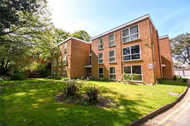 2 bed property, in Bidston Road, £100,000