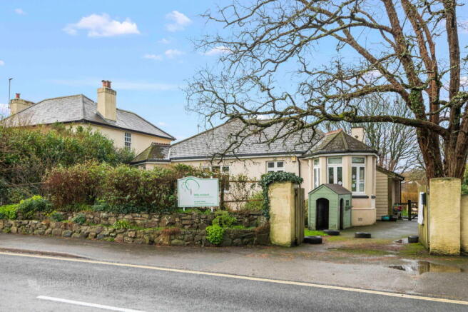 3 bed property, in Exeter Road, £550,000