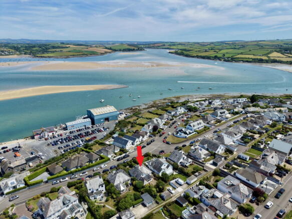 4 bed property, in Padstow, £850,000