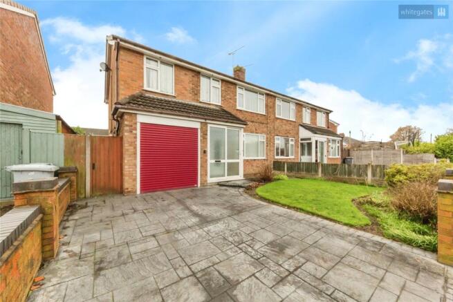 4 bed property, in Kings Drive, £250,000