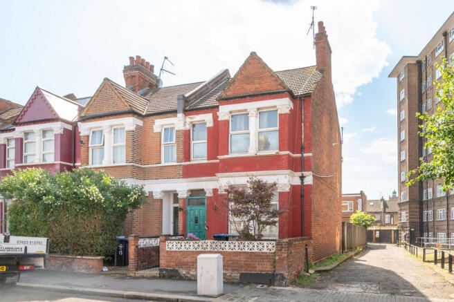4 bed property, in Ashford Road, £875,000