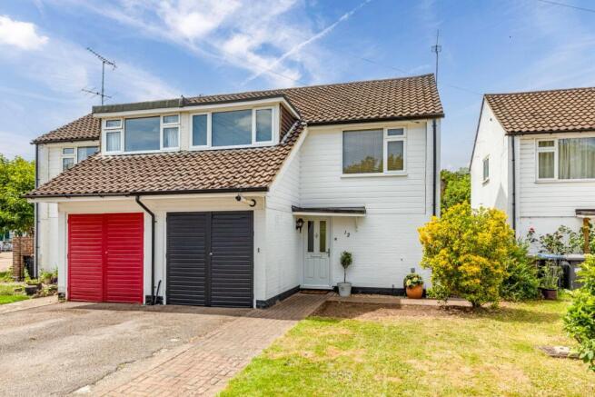 3 bed property, in New Haw, £525,000