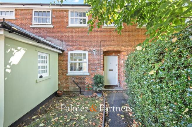 3 bed property, in Neptune Court, £260,000