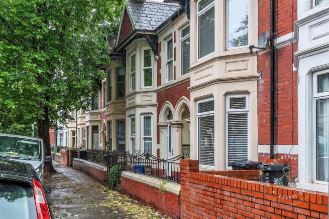 3 bed property, in Courtenay Road, £265,000