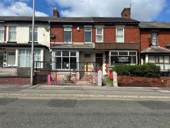 3 bed property, in Caunce Street, £60,000