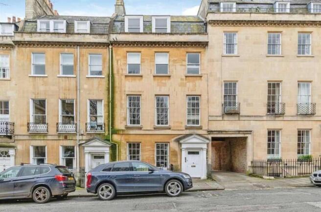 1 bed property, in Catharine Place, £180,000