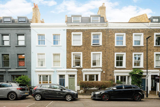 1 bed property, in Flat A, £475,000