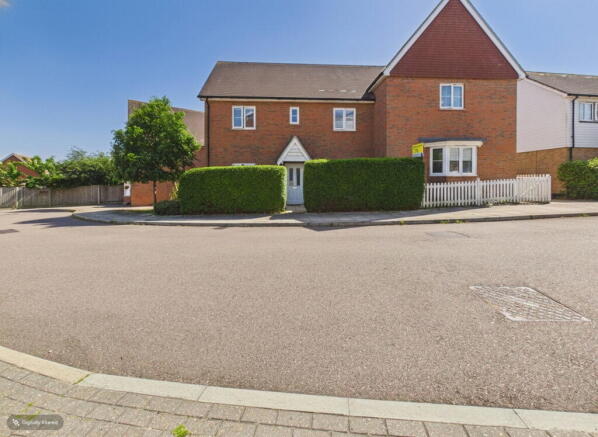 3 bed property, in Flora Way, £375,000
