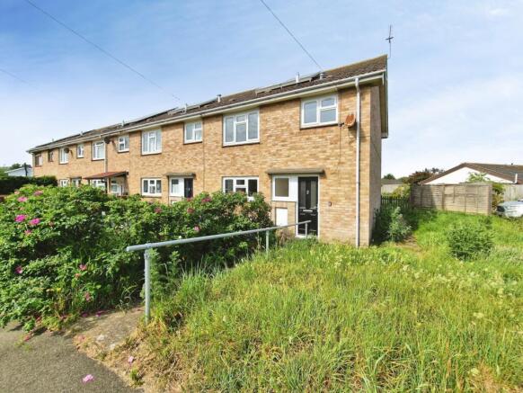 3 bed property, in Solent Gardens, £165,000