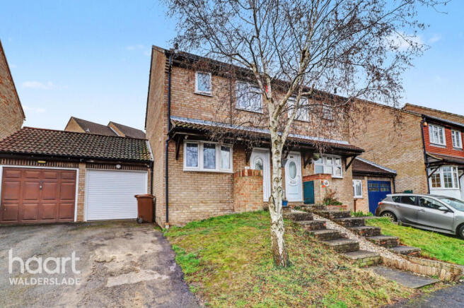 2 bed property, in Emily Road, £280,000