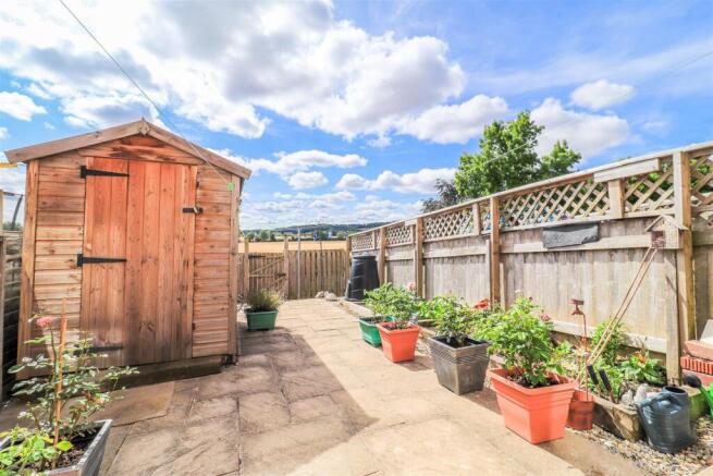 4 bed property, in Painthorpe Terrace, £180,000