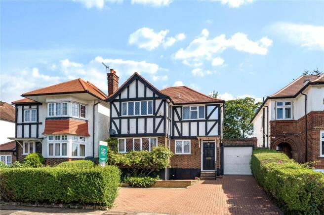 3 bed property, in Eversley Avenue, £850,000