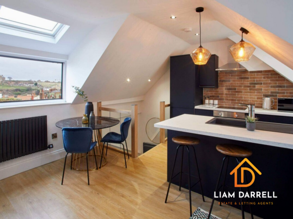 1 bed property, in Burns Yard, £165,000