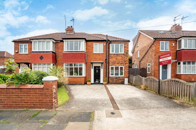 4 bed property, in Whernside Avenue, £395,000