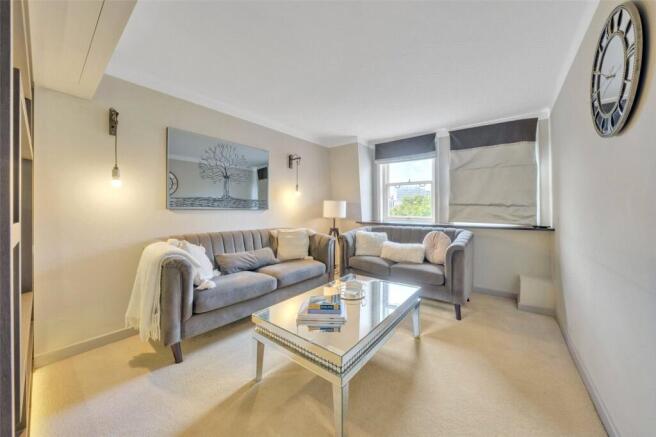 2 bed property, in Hans Place, £950,000