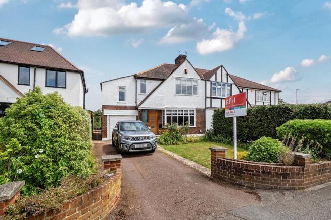4 bed property, in South Hill Road, £875,000