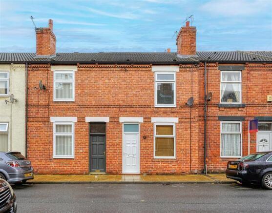 2 bed property, in Smawthorne Avenue, £110,000