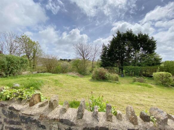 Land, in Carmarthen Road, £85,000