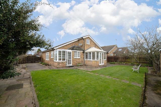 2 bed property, in Jones Road, £650,000