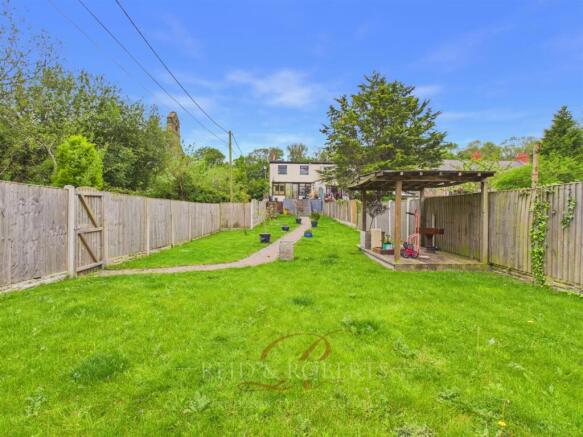 3 bed property, in Main Road, £230,000