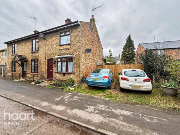 2 bed property, in High Street, £200,000