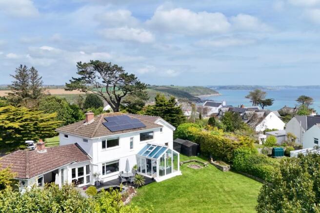 4 bed property, in Maenporth Road, £1,080,000