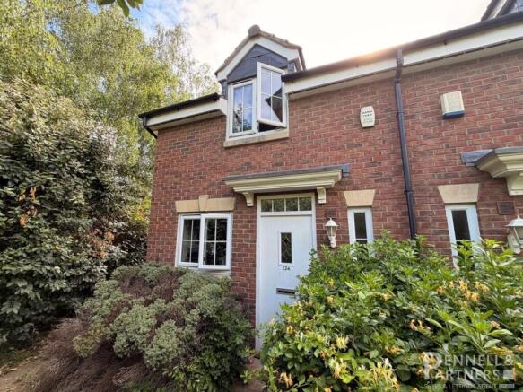 2 bed property, in Skye Close, £165,000
