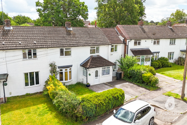 3 bed property, in Abbots Road, £385,000