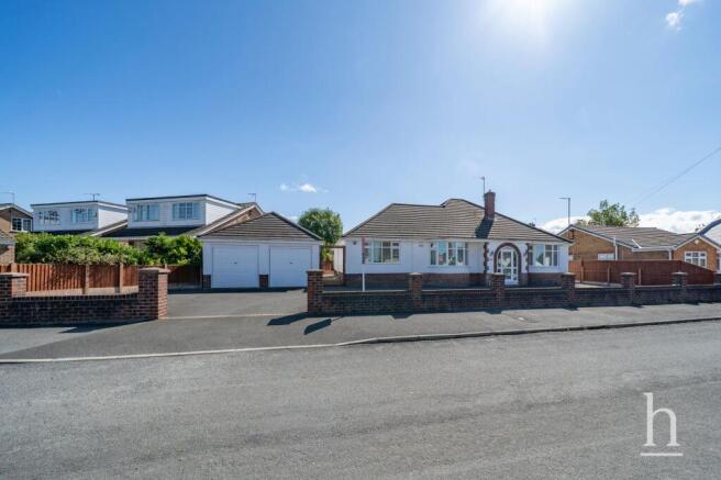 4 bed property, in Frankby Road, £485,000
