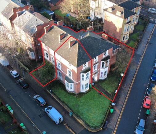4 bed property, in 31A Burns Street & 2 Tennyson Street, £260,000