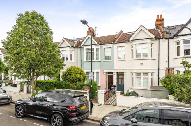 3 bed property, in Sedgeford Road, £1,000,000