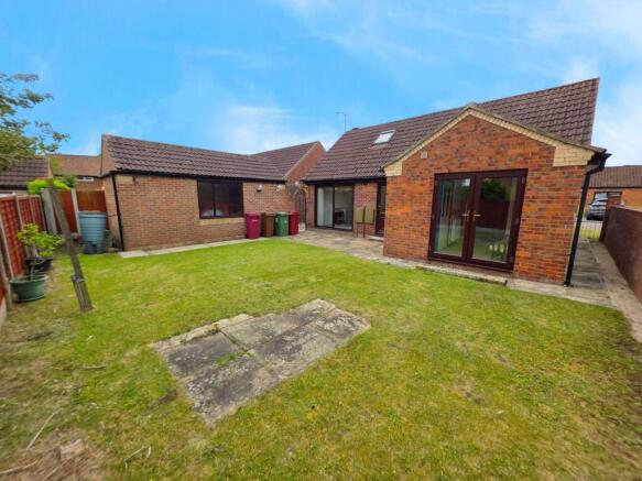2 bed property, in Mowbray Close, £199,950