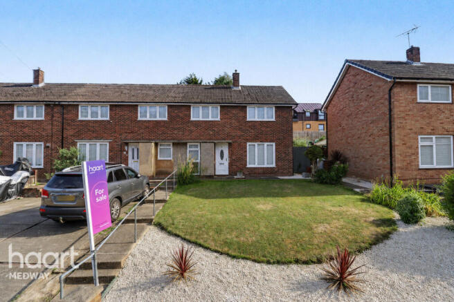3 bed property, in Bligh Way, £325,000