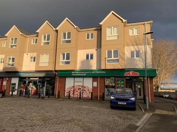 1 bed property, in Paragon Place, £125,000