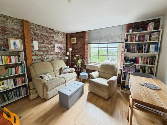 2 bed property, in Preston Street, £230,000
