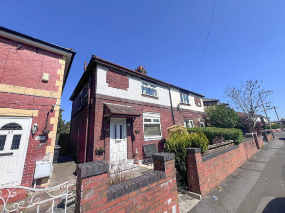 3 bed property, in Somers Road, £240,000