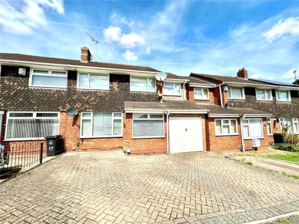 4 bed property, in Queensfield, £360,000