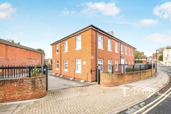 1 bed property, in Stevenson Road, £100,000