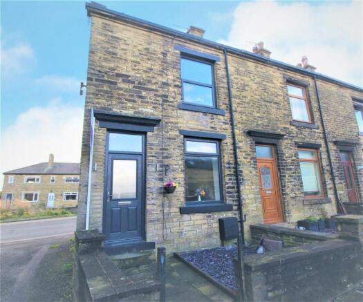 1 bed property, in West Street, £110,000