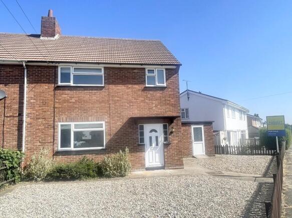 3 bed property, in Coldnailhurst Avenue, £325,000